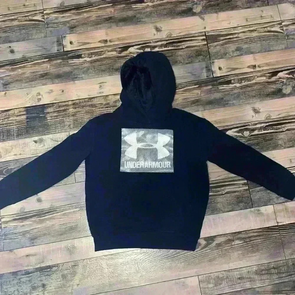 Black Under Armour Hoodie size Youth Medium - Picture 1 of 2